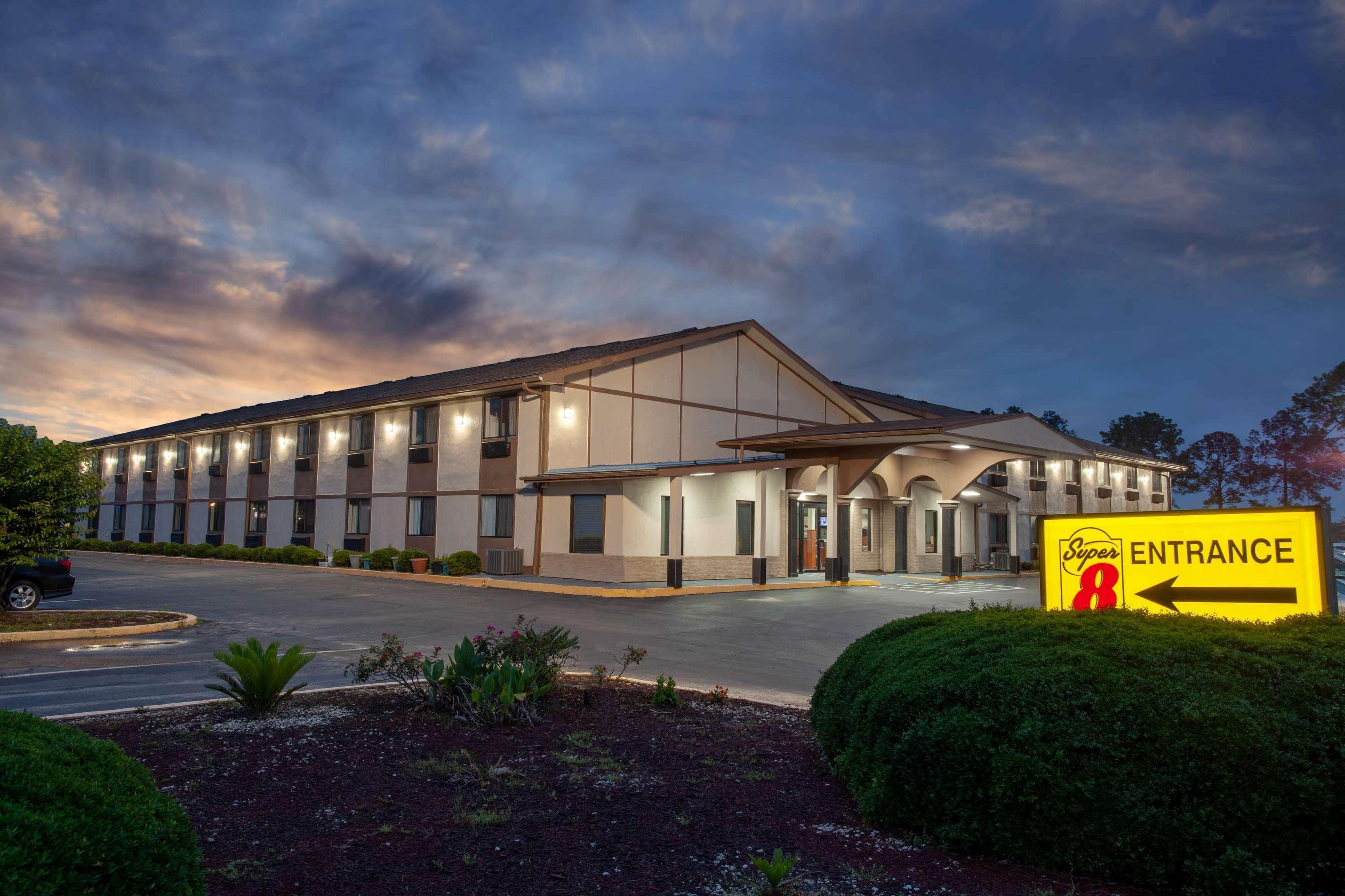 Мотель Super 8 By Wyndham Waycross Ga Экстерьер фото
