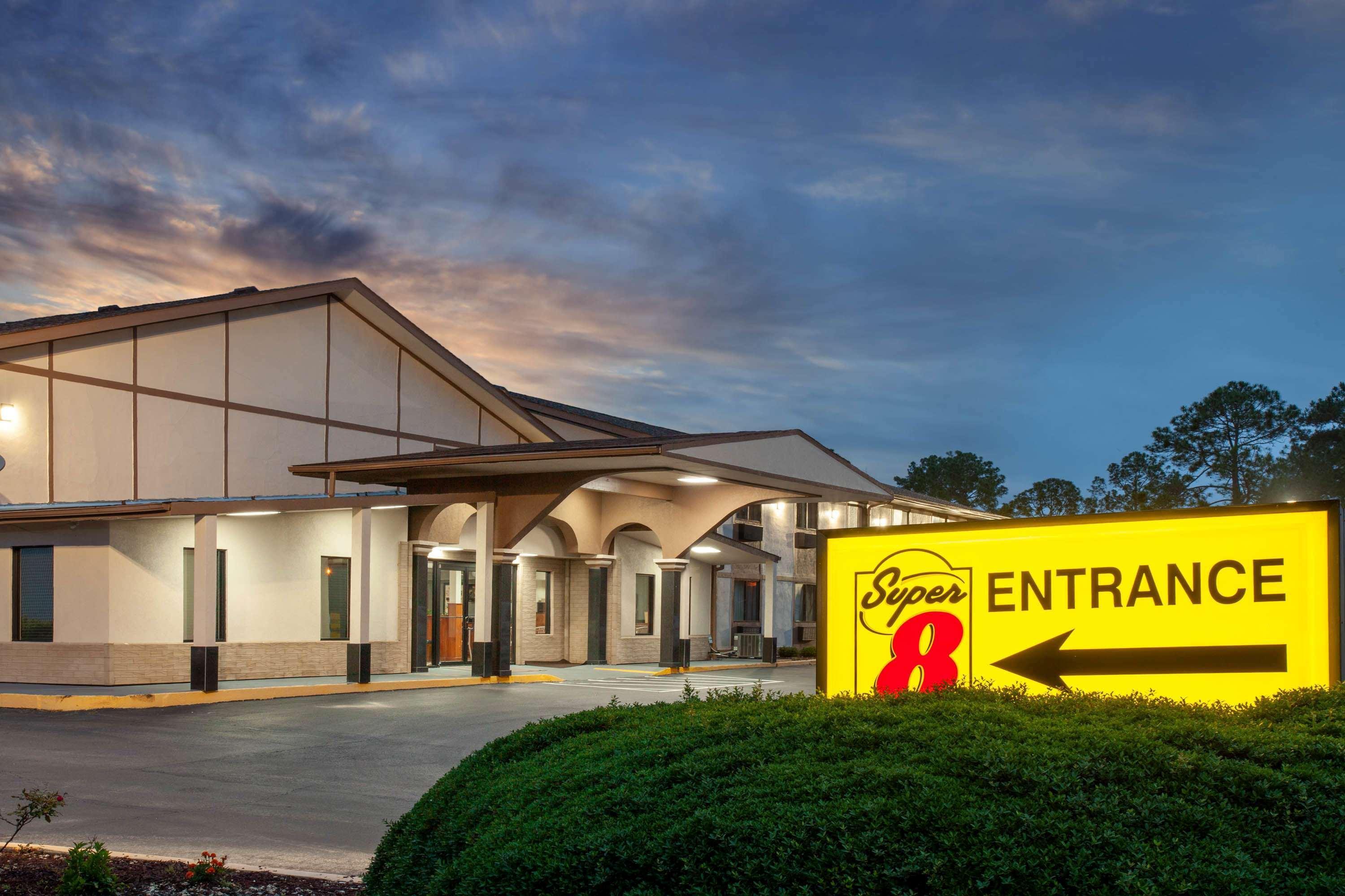 Мотель Super 8 By Wyndham Waycross Ga Экстерьер фото